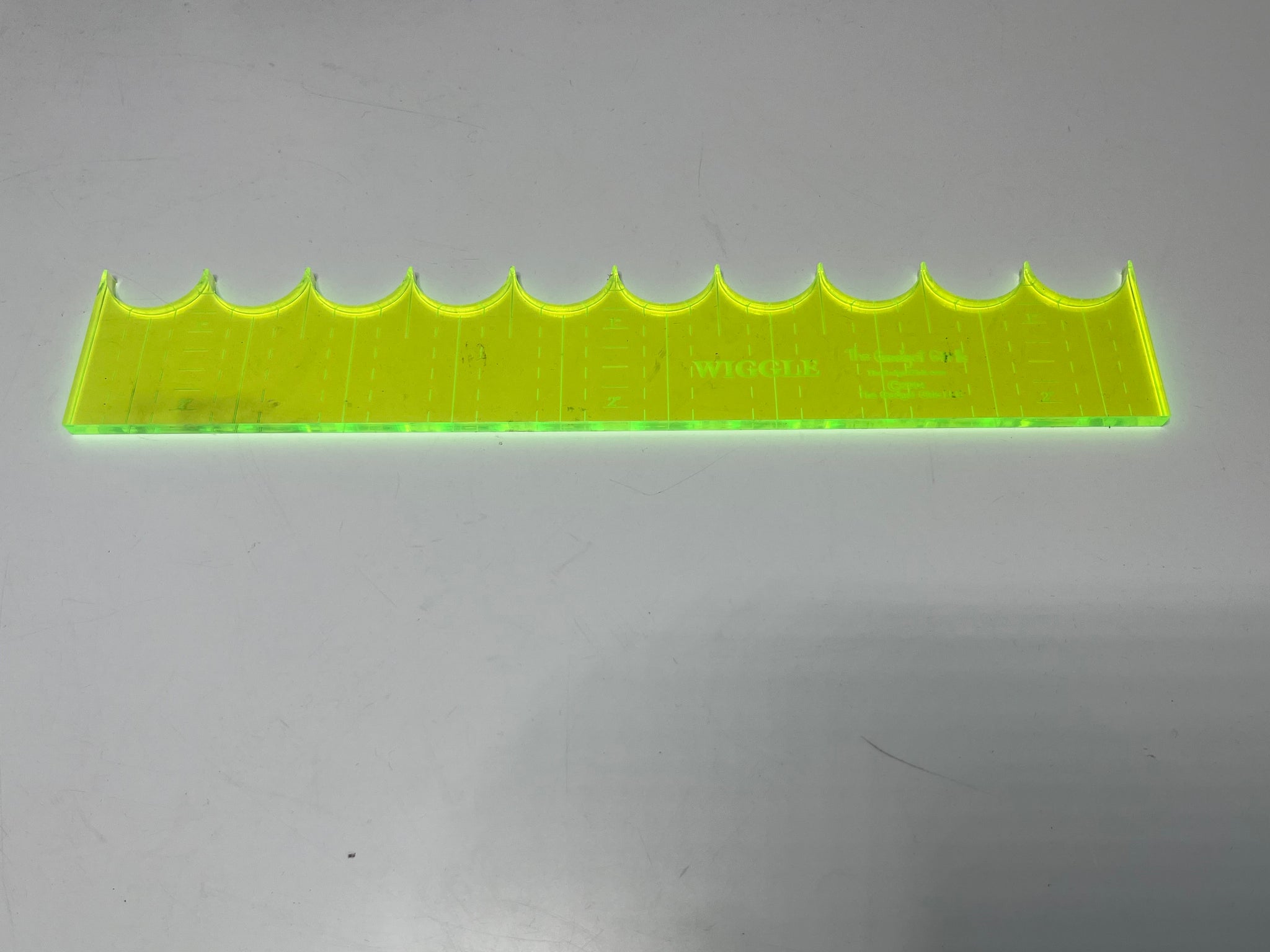 The Gadget Girls Wiggle Ruler -- DESTASH